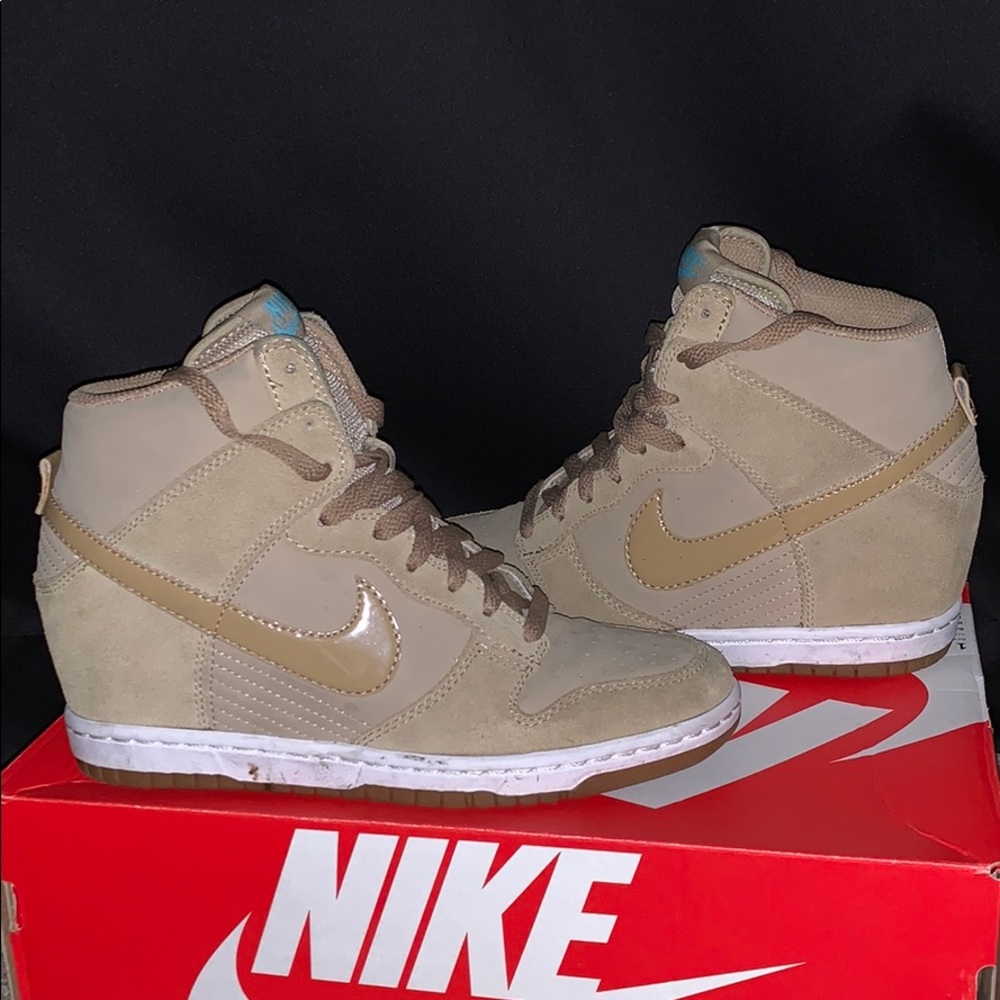 Nike Dunk Sky Hi Essential